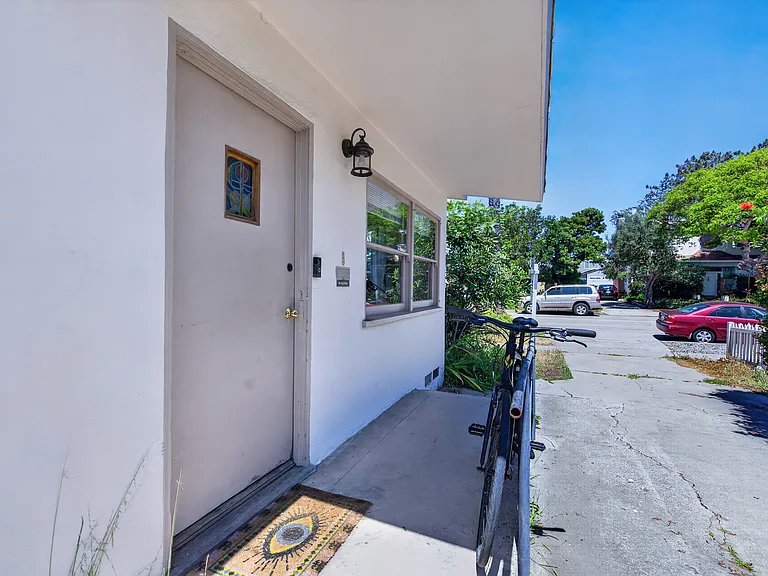 819 Law St — Photo 2