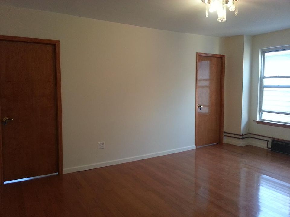 Livingroom Picture #1
