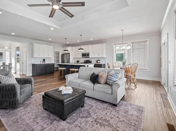 20854 W 190th Pl, Spring Hill, KS 66083