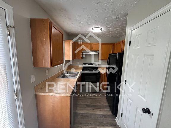 3rd image of 1431 Westwood Dr