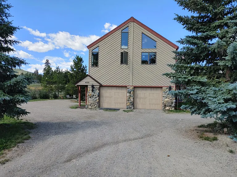 455 Delaware Dr — Photo 7