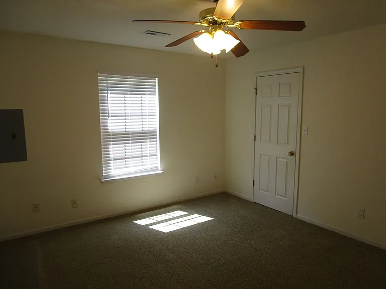 5013-5015 Betty Jean Way — Photo 10