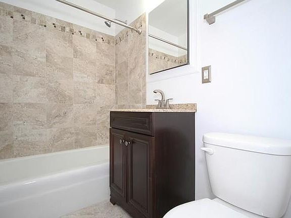 5th image of 3639 N Pine Grove Ave APT 17G