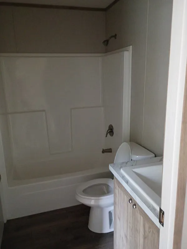 3 bed, $900 — Photo 2