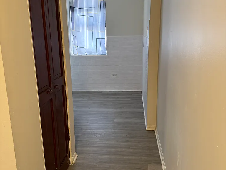 2548 S Homan Ave #108 — Photo 9