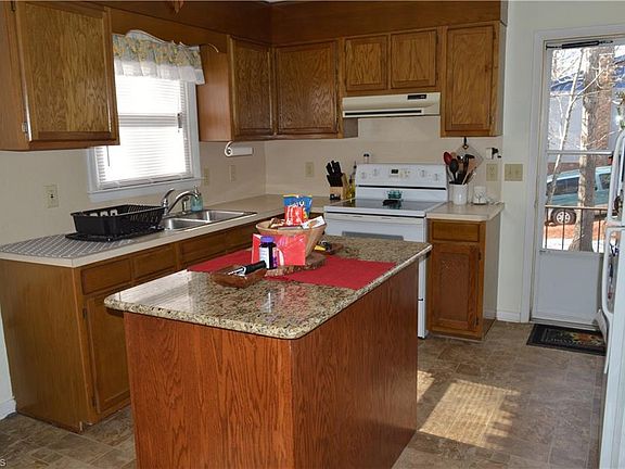 2nd image of 209 Twin Oaks Dr