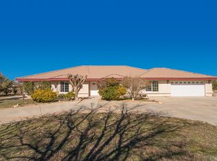 11132 Valencia St, Oak Hills, CA 92344