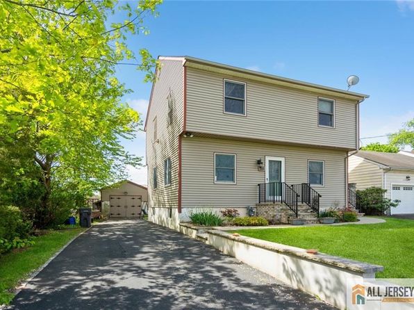 115 Woodrow Ave, Piscataway, NJ 08854