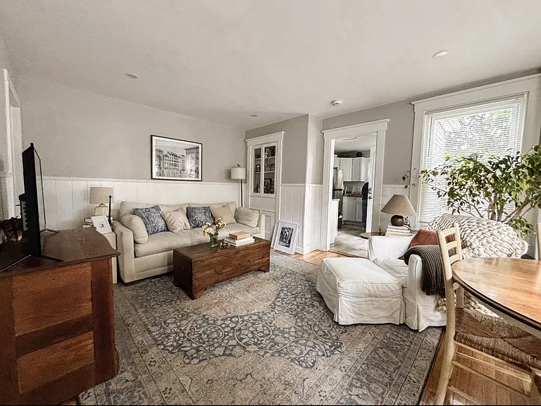 47 Laurel St #1 — Photo 1