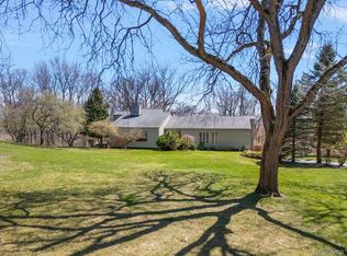 6145 Blue Beech Rd, Rochester Hills, MI 48306
