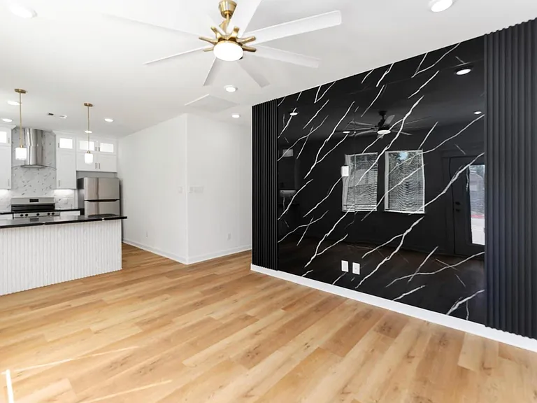 7809 Queen St #B — Photo 5