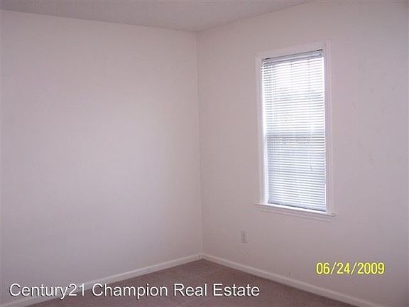 5th image of 812 Commons Dr N