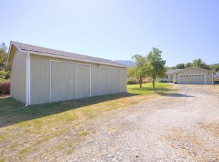 1225 SE Grandview Ave, Grants Pass, OR 97527