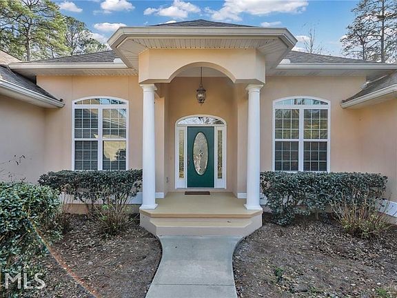3rd image of 112 Foxcreek Estate Dr