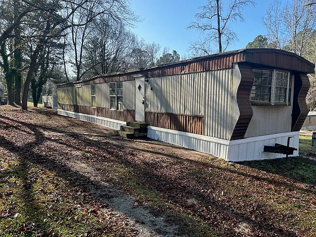 2 bed, $1,100 — Photo 2