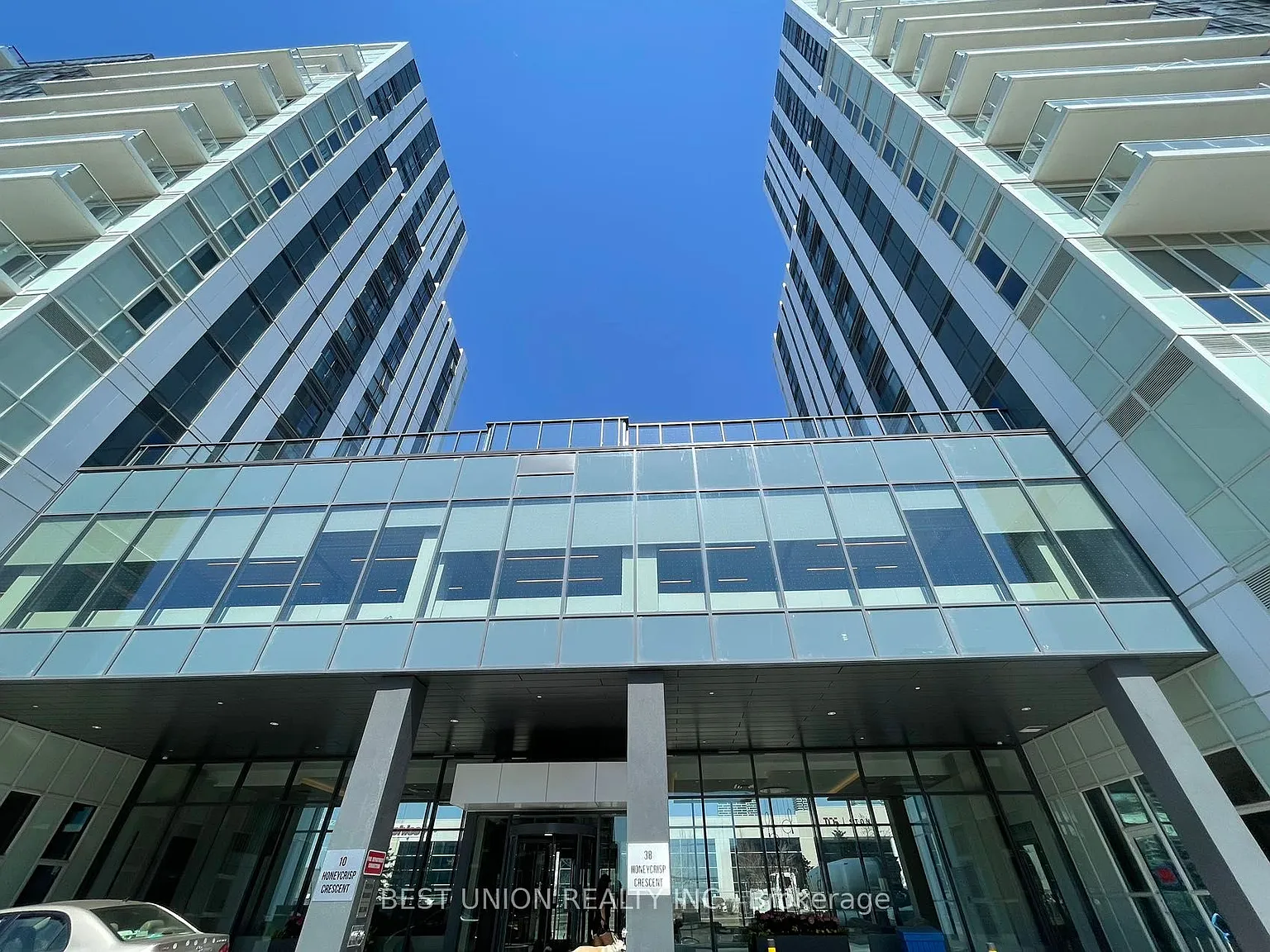 2 bed, $2,290 — Photo 1