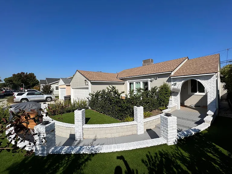 3662 Karen Ave — Photo 2