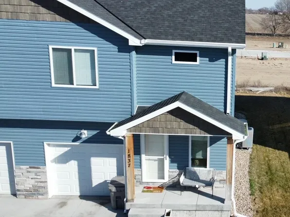 1837 N Peach St, Grand Island, NE 68801