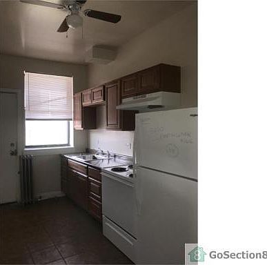3rd image of 5250-3A S King Dr