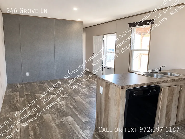 246 Grove Ln — Photo 4
