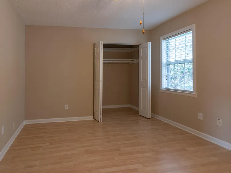 324 Lakeside Dr #E3 — Photo 20