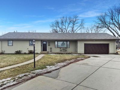 102 Linda Ln, Aberdeen, SD, 57401