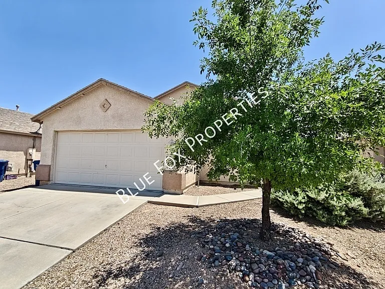 3117 S Nastar Dr — Photo 2
