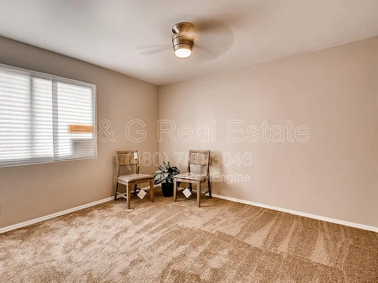1806 E Don Carlos Ave — Photo 12