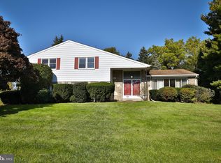 3900 Sheffield Dr, Huntingdon Valley, PA 19006