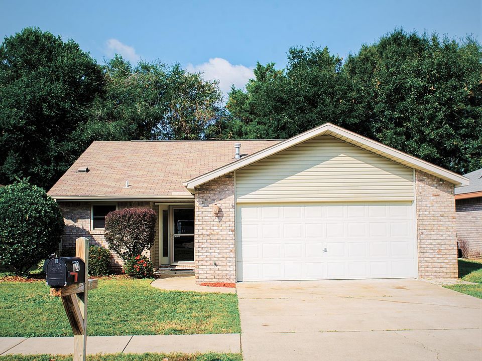 1st image of 123 Poplar Pl