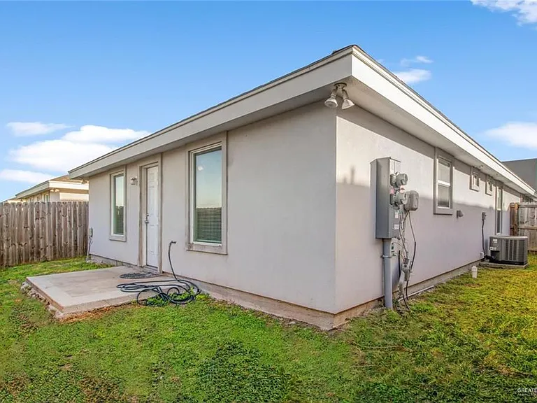 2019 Stardust Ln #4 — Photo 2