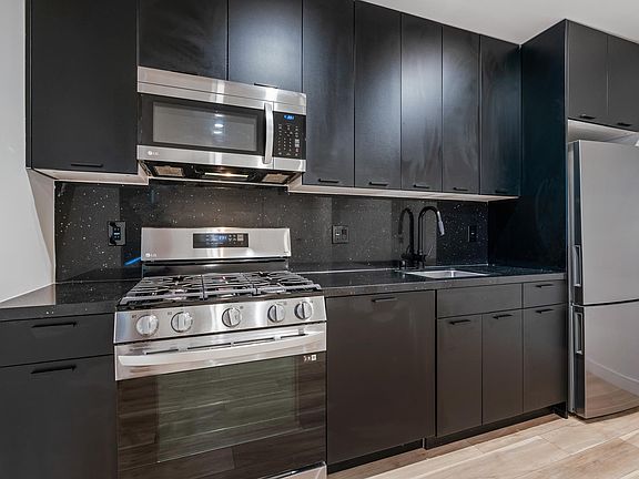 4th image of 227 Lucas Ave APT 3