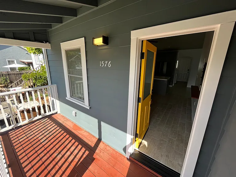 1576 Palmer St — Photo 4