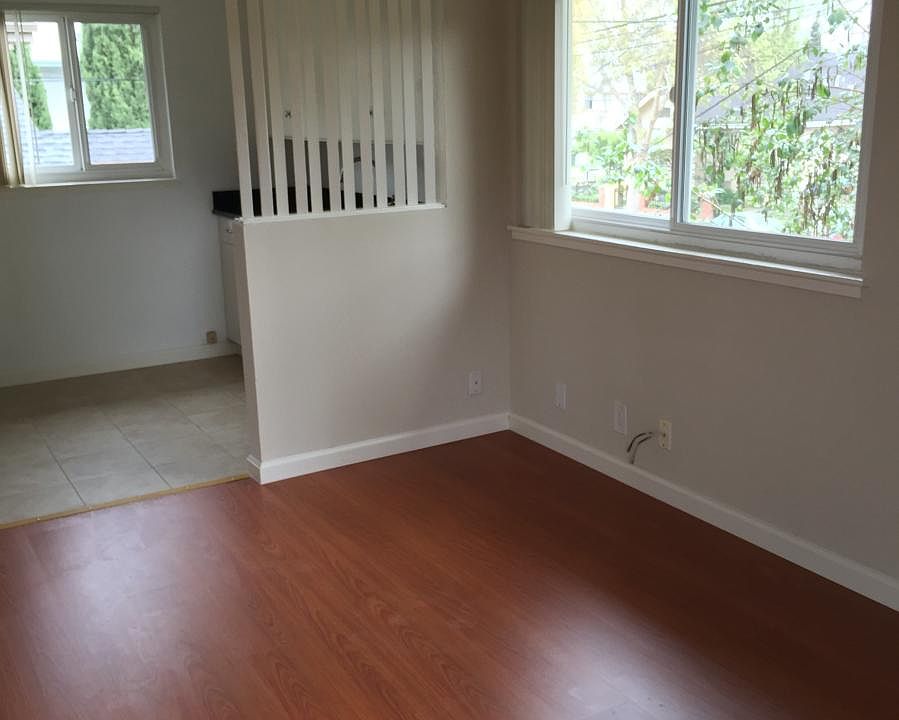 1st image of 271 N 6th St APT 6