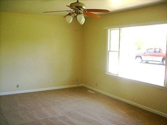 5th image of 820 Longacre Dr