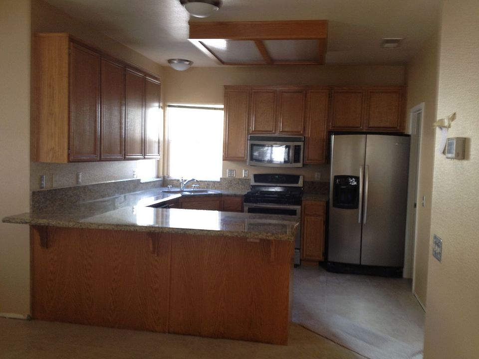 2nd image of 1584 Elizabeth Ln