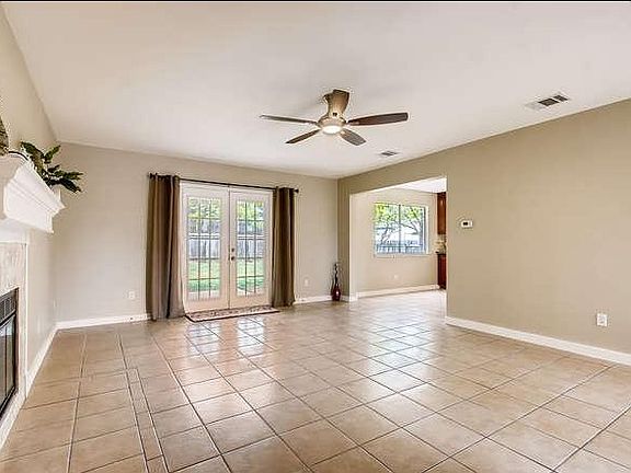 4th image of 11934 Rosethorn Dr