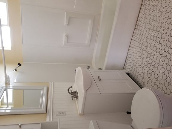 2nd image of 1360 Princess Ave