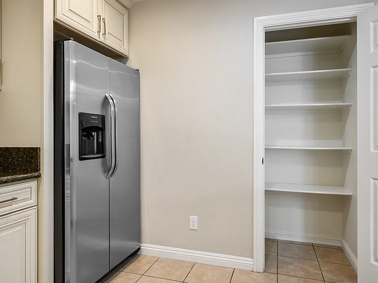 5045 Sepulveda Blvd — Photo 3