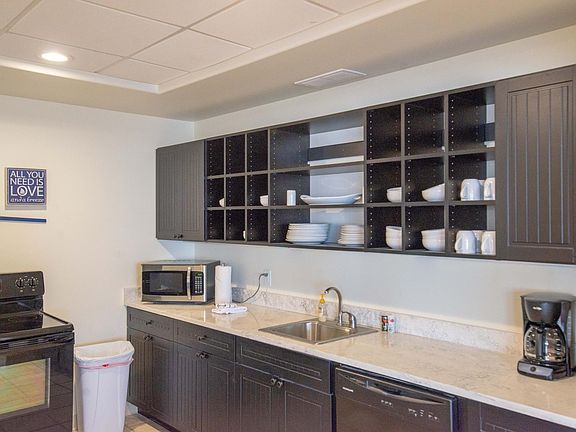 4th image of 809 W Ludington Ave #2