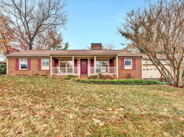 3821 Amber Way Cir SW, Roanoke, VA 24018