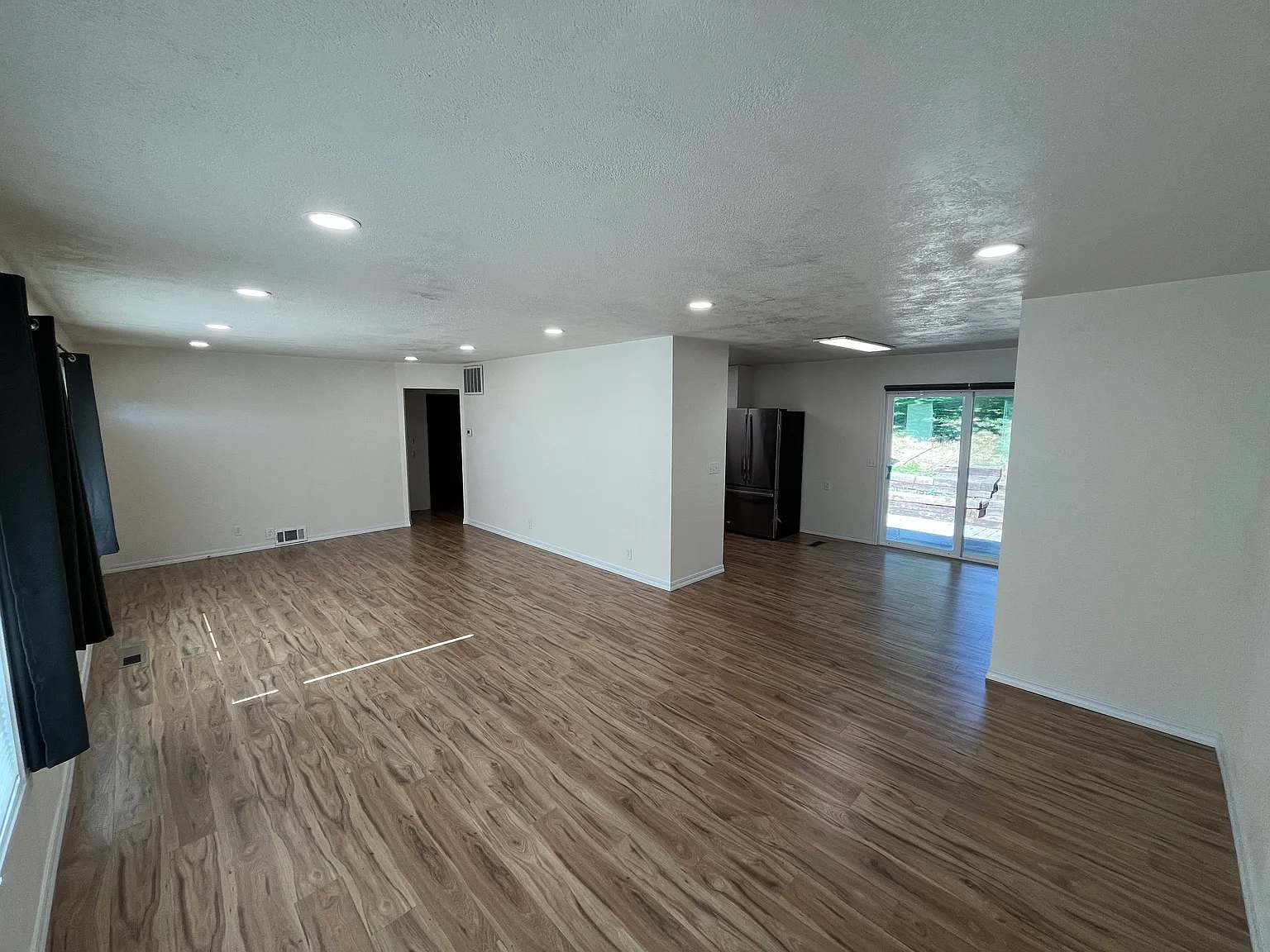 2 bed, 1000 sqft, $1,500 — Photo 2