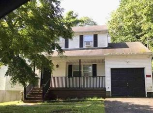 32 Dryad Rd, Rocky point, NY 11778