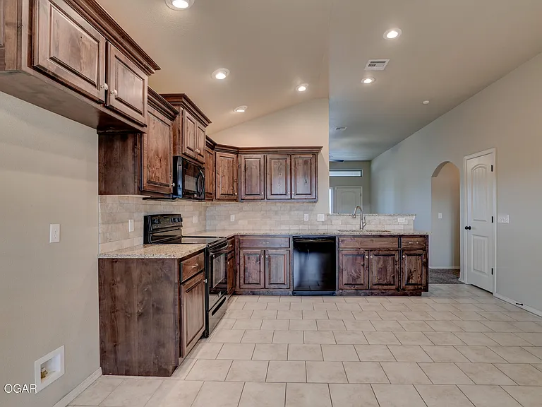 2531 Virginia Ave — Photo 8