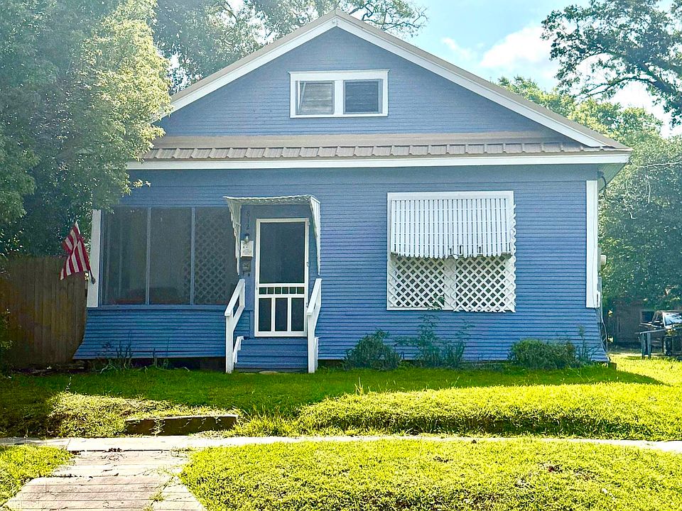 1st image of 812 15th St