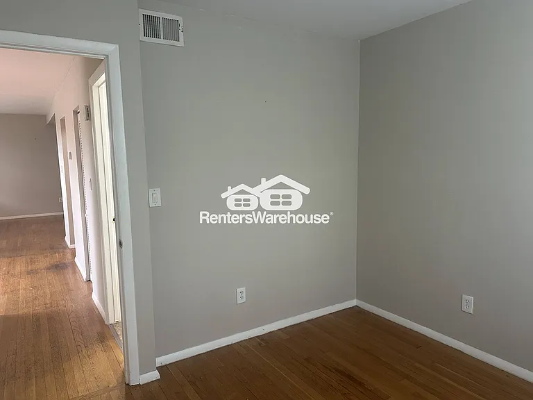 521 Epsom Rd #2C — Photo 16