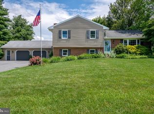 37 Sego Sago Rd, Manheim, PA 17545
