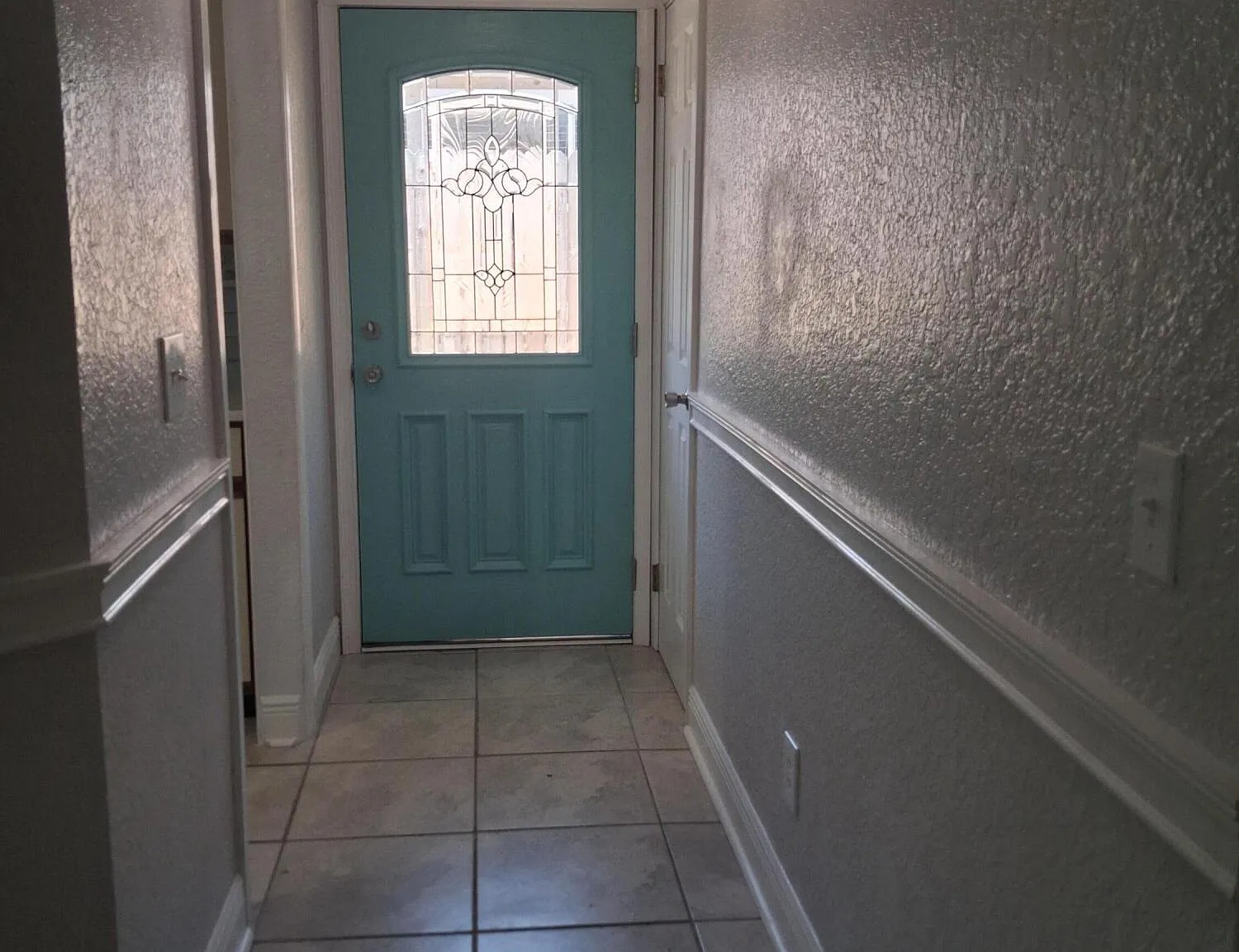 3 bed, 2.0 bath, 1144 sqft, $2,500 — Photo 2