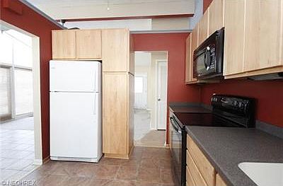 4th image of 4536 Coe Ave