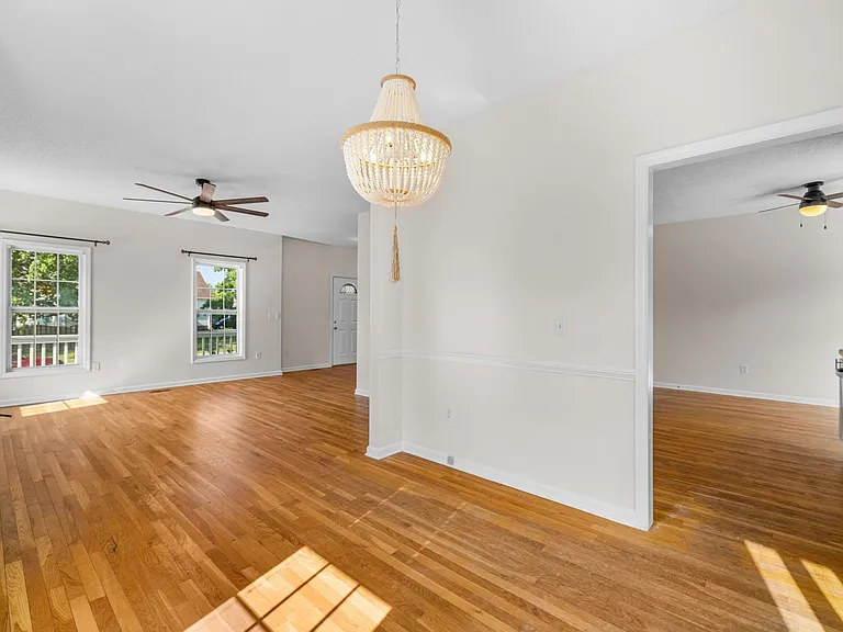 217 Derby Downs Dr — Photo 34
